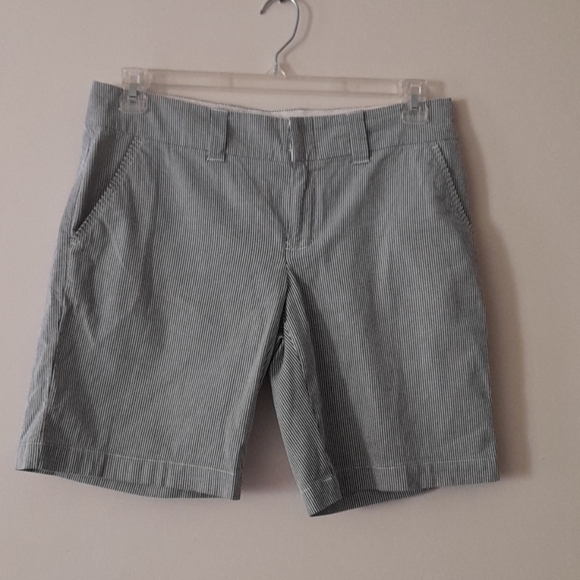 Tommy Hilfiger Chino Bermuda Shorts Sz 6 - Picture 1 of 4